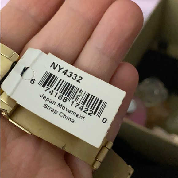 Watch - Picture 2 of 3